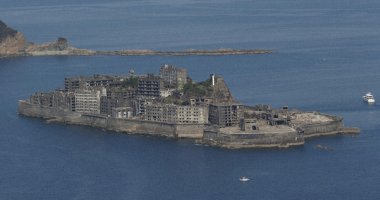 長崎・端島（軍艦島）-島の姿、延命の道-–-毎日新聞
