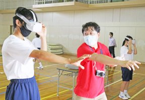 体育でvrコンテンツ活用-実際の動きをvrと比較し各自の課題認識-–-日本教育新聞社